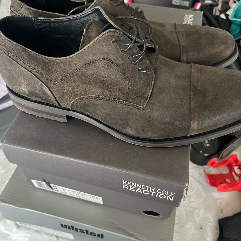 MensKenneth Cole Suede Oxfords - Picture 5 of 6